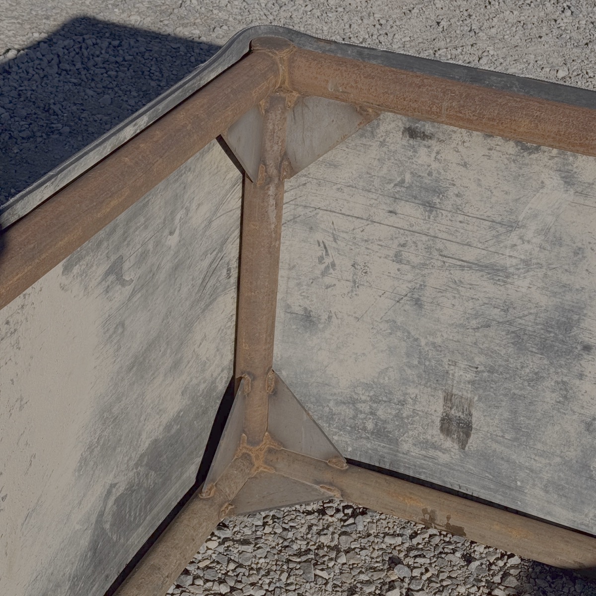 Big Bale Horse Feeder with 30" Belting