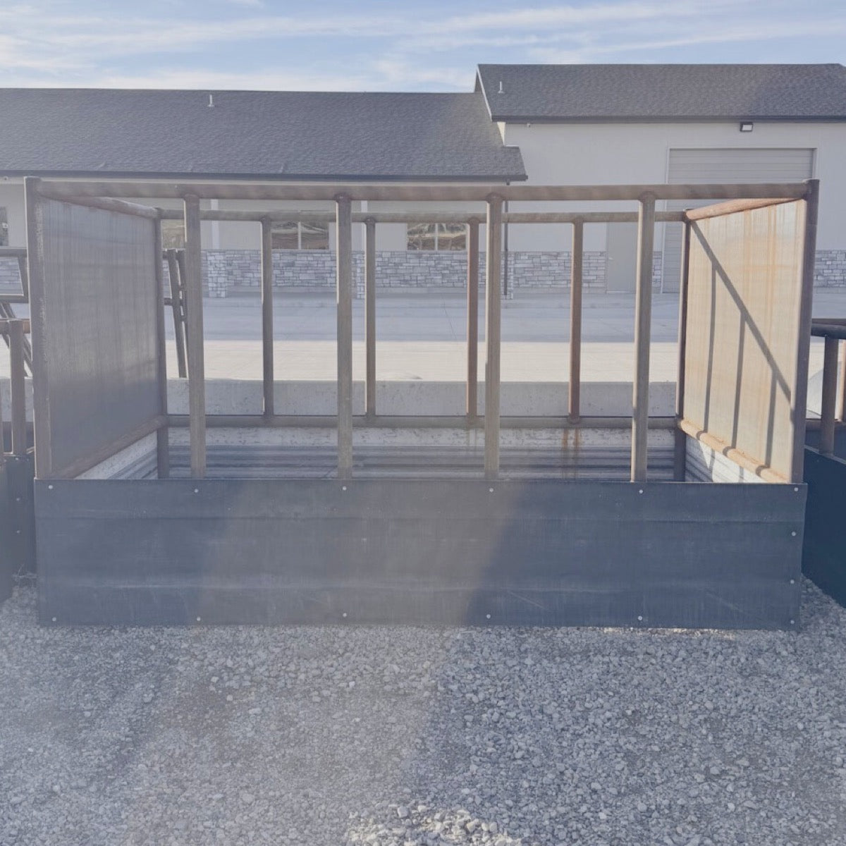 Tall Horse Feeder - 10' x 6' x 6' w/ 24" Belting