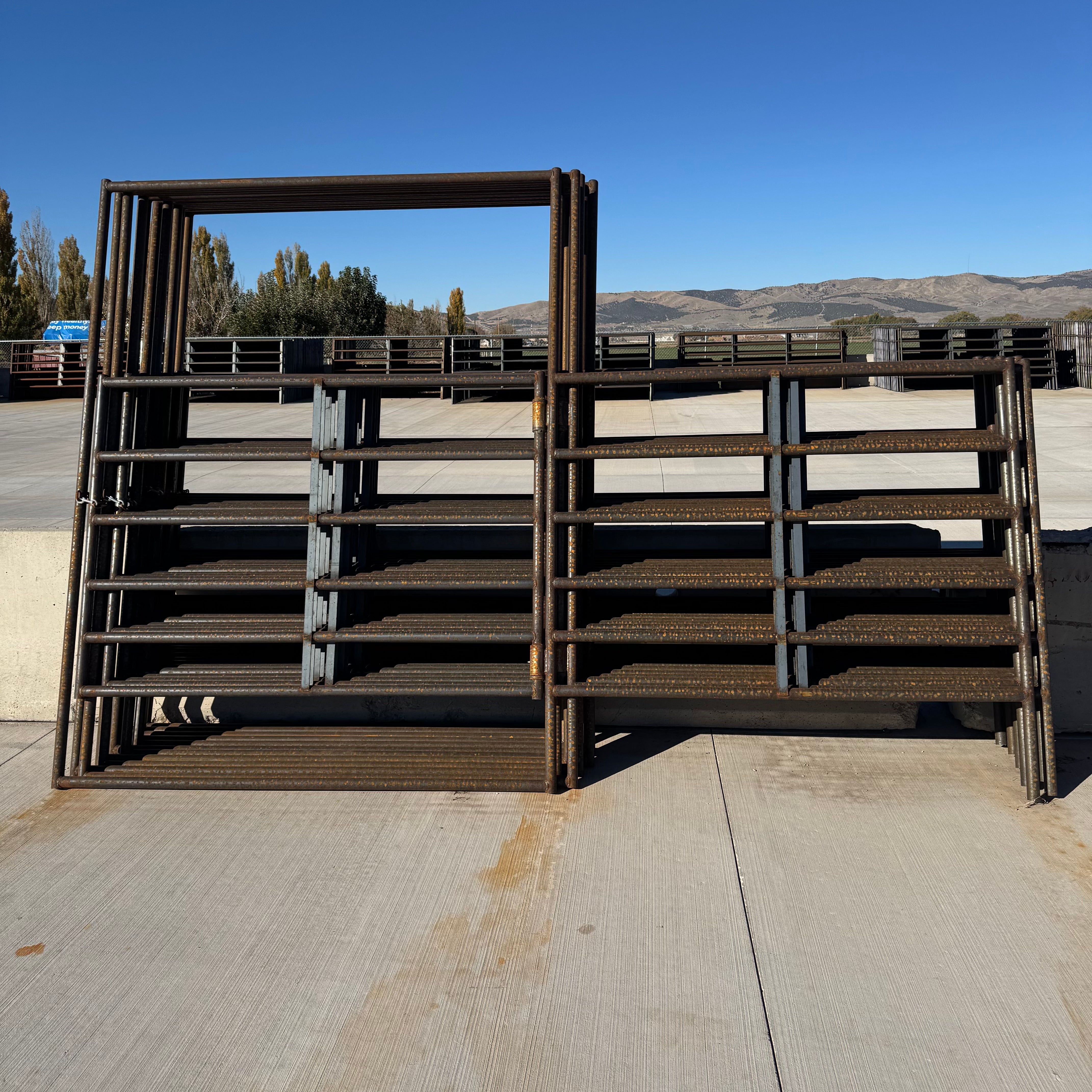 HD 14G Walk Thru Panels